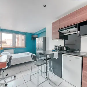 apt-latelier-gerland.hotels-rhonealpes.com/